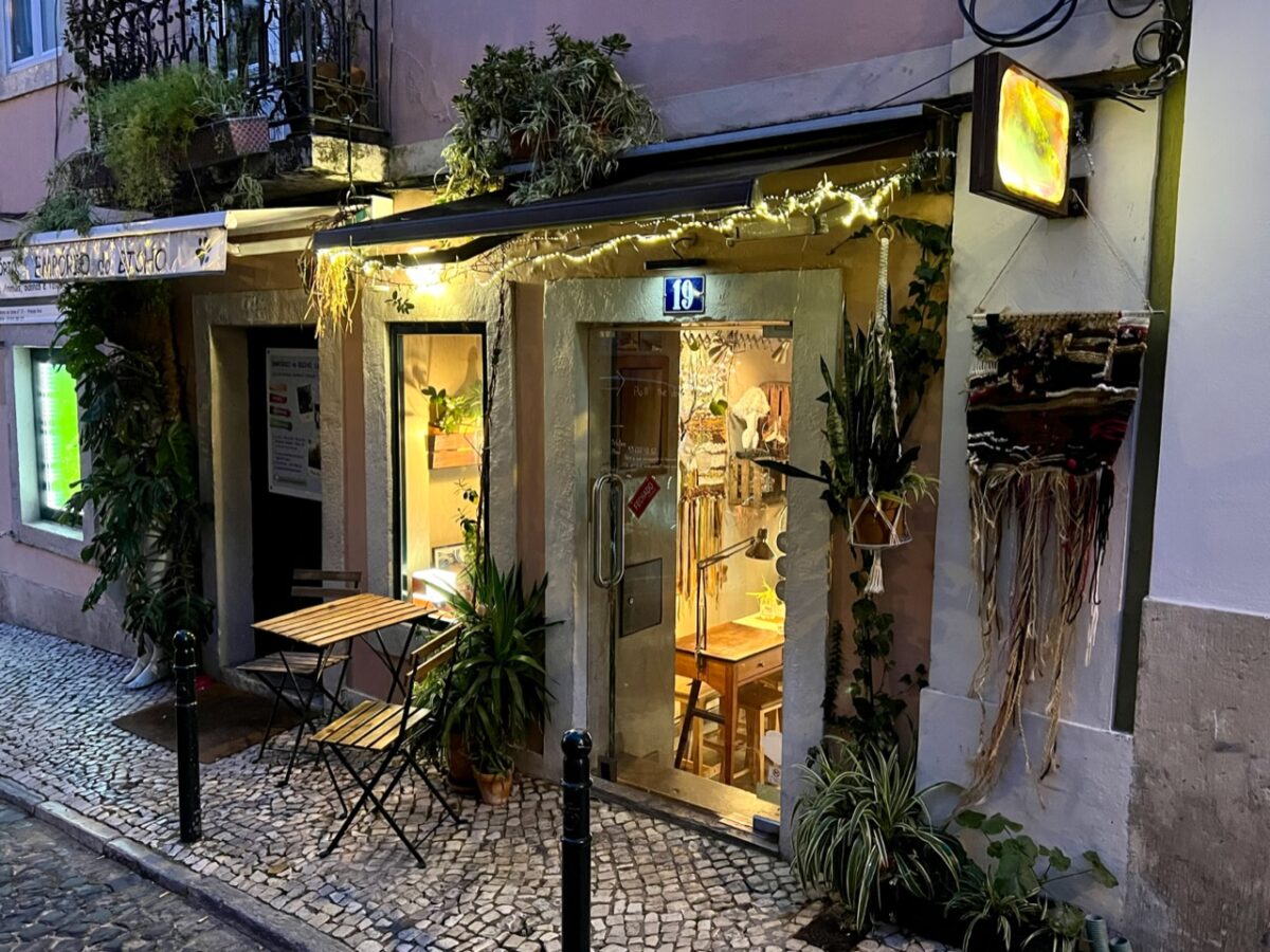 Frangasqueira Nacional in Lisbon Portugal serving up some of the best piri-piri chicken in Lisbon