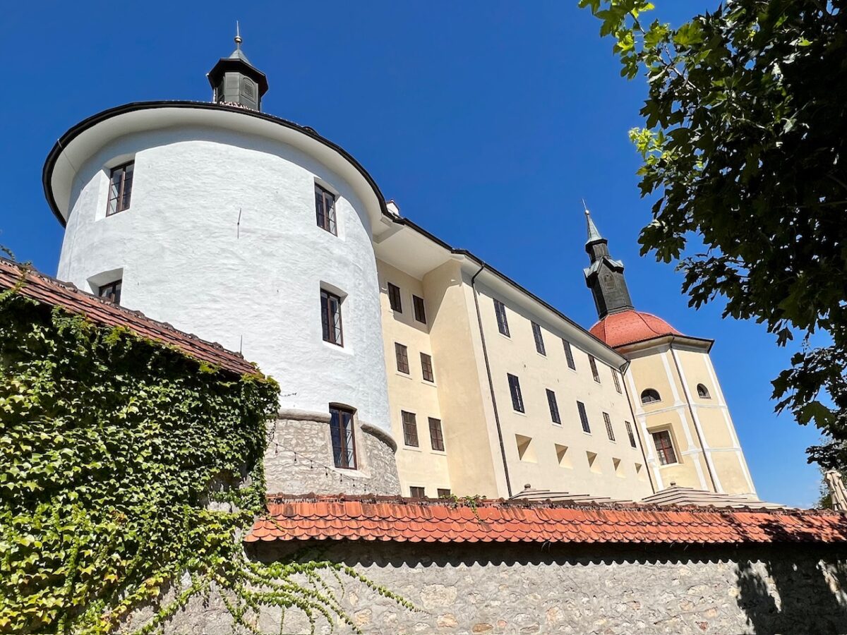 A closeup view of Loka Castle